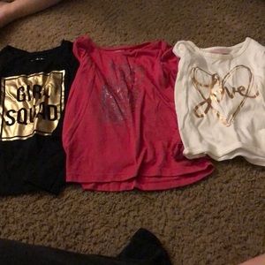 Long sleeves shirts.